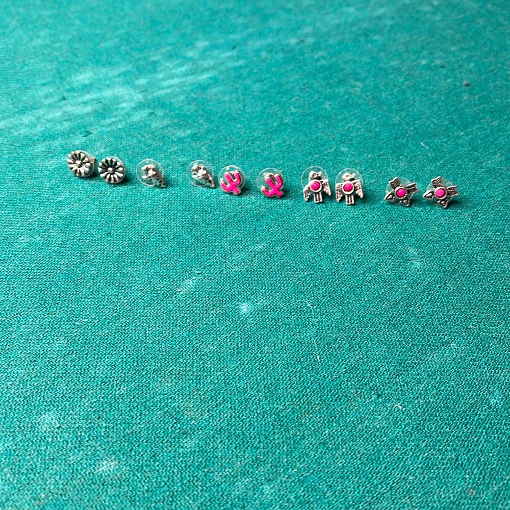 Set of earrings